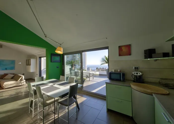 Penthouse Belvedere City View With Private Parking